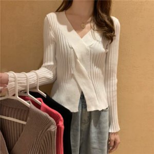 Design cross knit sweater